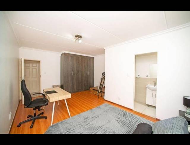 2 BEDROOM APARTMENT FOR SALE IN FAIRLEAD